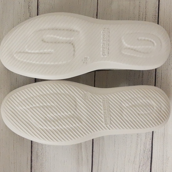 Gentle Souls by Kenneth Cole Rosette Platform Slip On Sneaker Pewter 7.5 - Picture 8 of 15